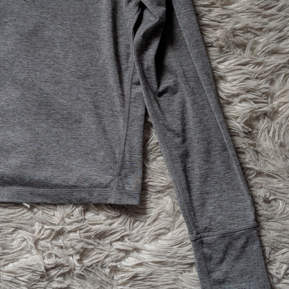 EUC Vuori Crescent Half Zip Pullover in Heather Gray - Picture 14 of 16